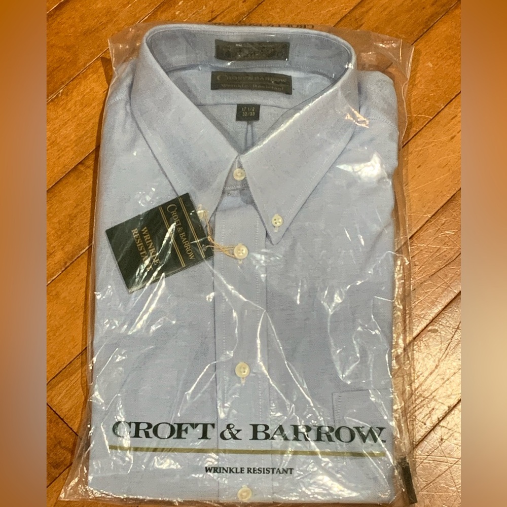 Men’s blue long sleeve button down shirt